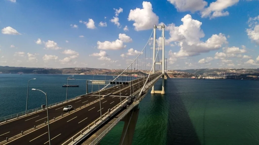 Otoyol Ve Köprü Geçiş Ücretlerine Zam Geldi: İşte Yeni Tarifeler